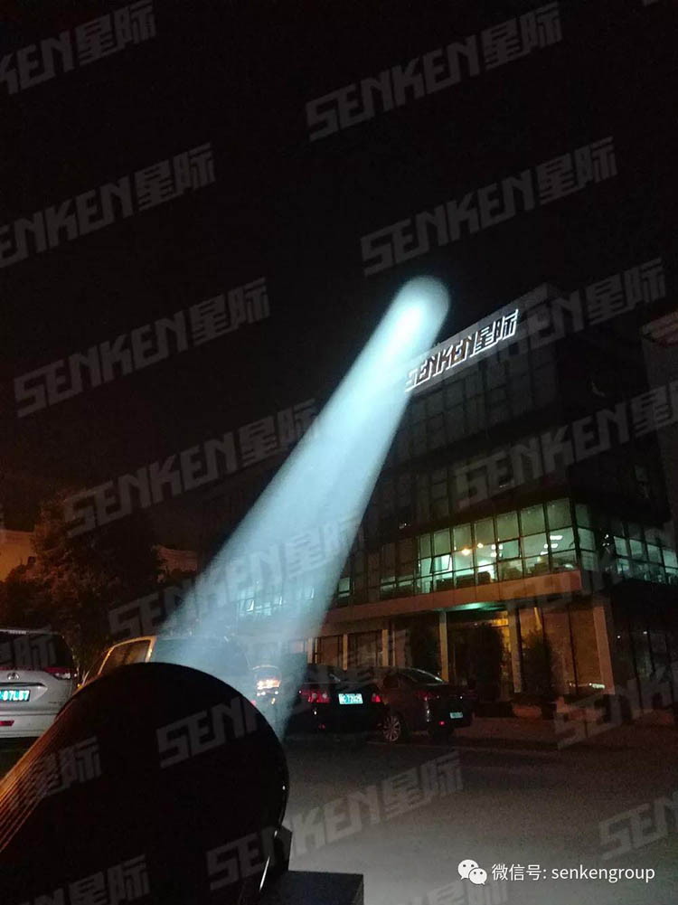 サーチライト (2).jpg